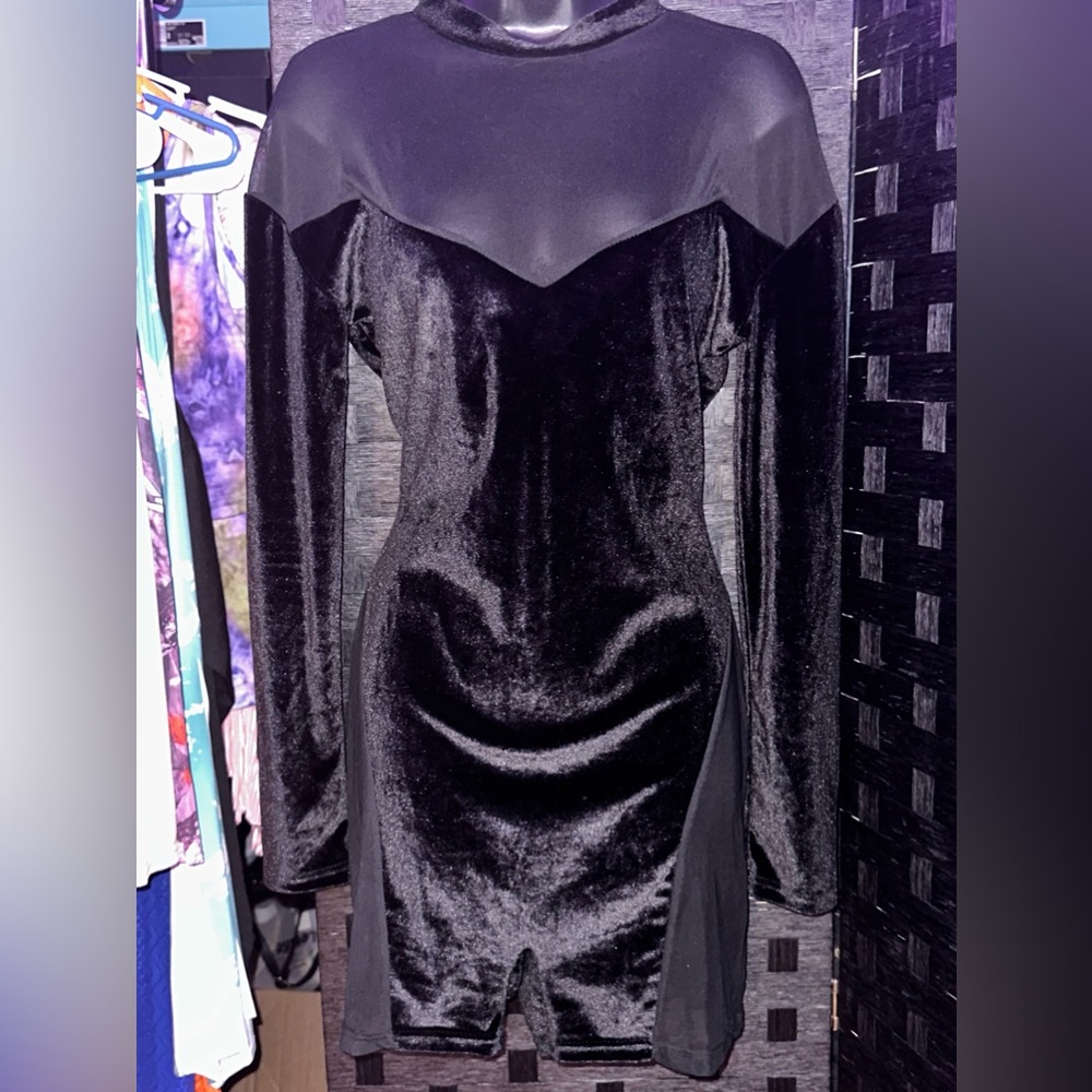 Mesh/Velvet romper short XL